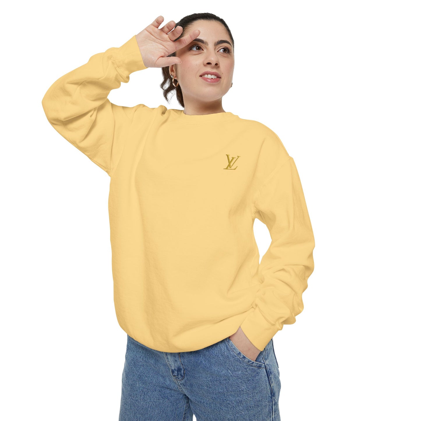 Zyrix LuxeWear – Unisex Garment-Dyed Sweatshirt